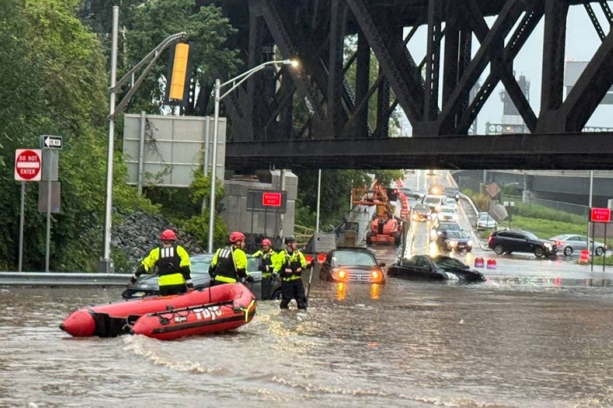 Severe Storms and Flash Floods Batter US Northeast, Stranding Drivers and Damaging Property