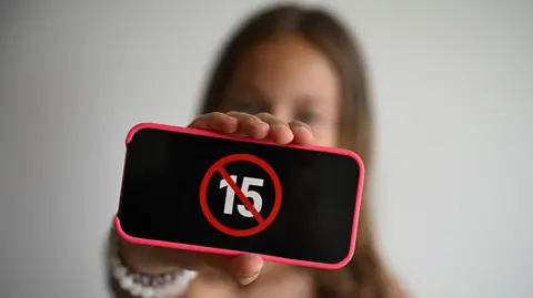 France Approves New Rules Banning Social Media for Children Under 15