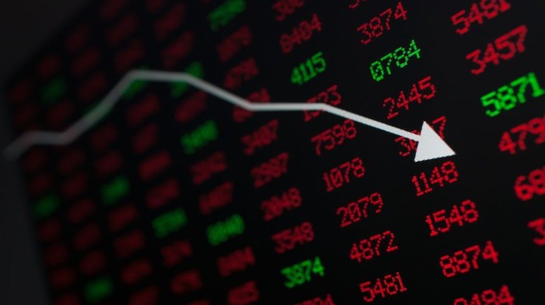 Indian Stock Markets Fall as Sensex Drops Over 440 Points Amid Banking Slump and Global Pressures