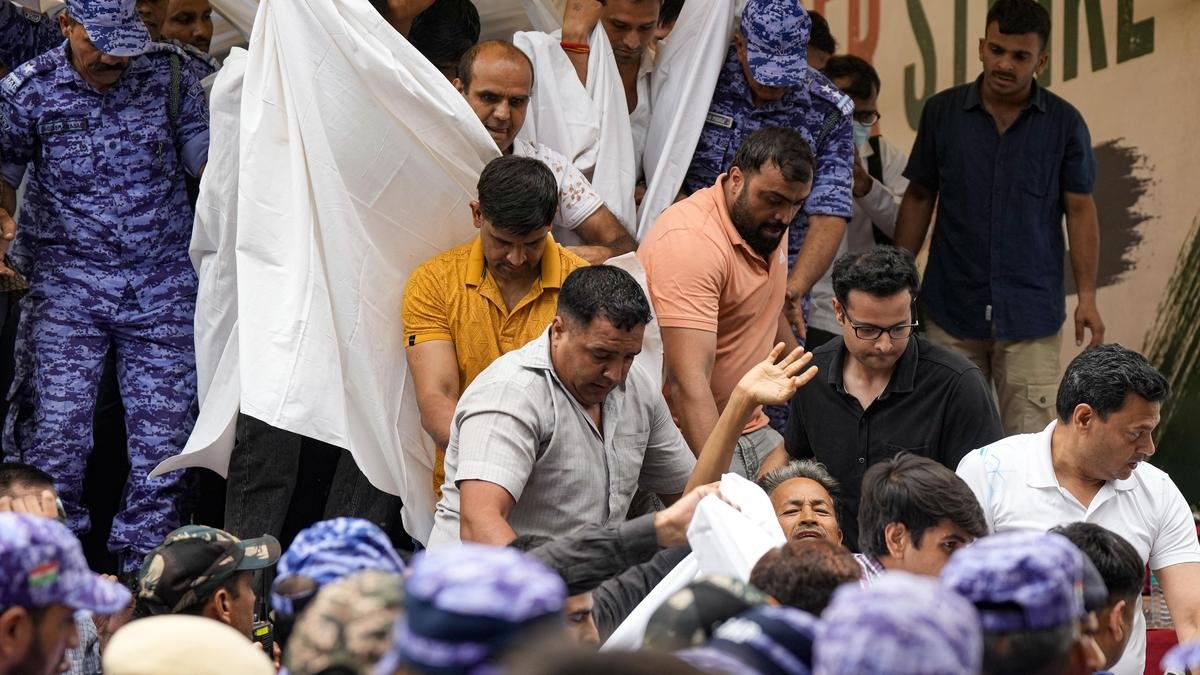 Sonam Wangchuk Shifted to Hospital as Hunger Strike Enters Day 21; CJP Vows to Continue 'Chalo Sansad' March