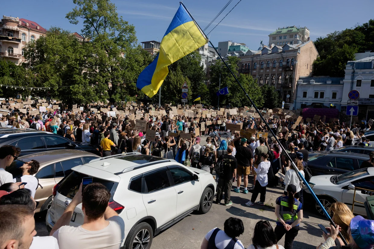 Public Anger and Rare Protests Sweep Ukraine Following Defense Chief Ouster