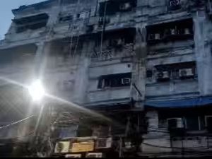 Kolkata Hotel Fire: 9 Dead After Massive Blaze Breaks Out on Mirza Ghalib Street