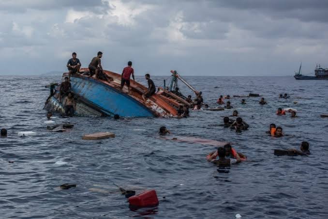 Huge Sea Tragedy Off Myanmar Leaves Over 500 Refugees Feared Dead