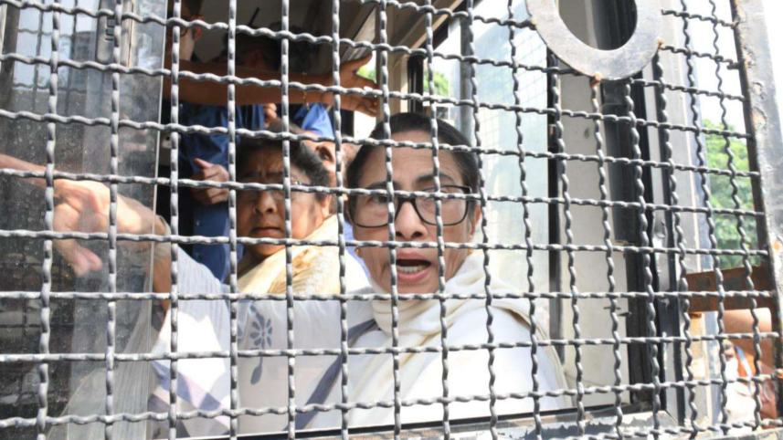 Street Protests and Police Custody: Mamata Banerjee Detained in Delhi During Demo Against Chief Election Commissioner