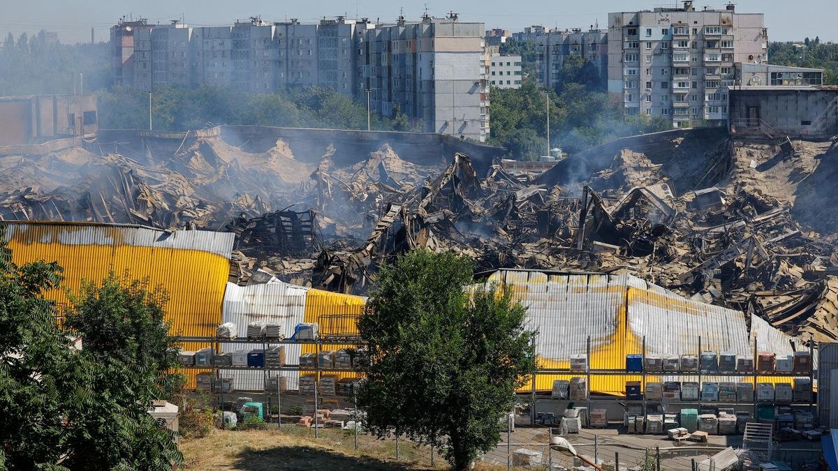 Russia-Ukraine Strikes: Intensifying Long-Range Attacks and Civilian Impact